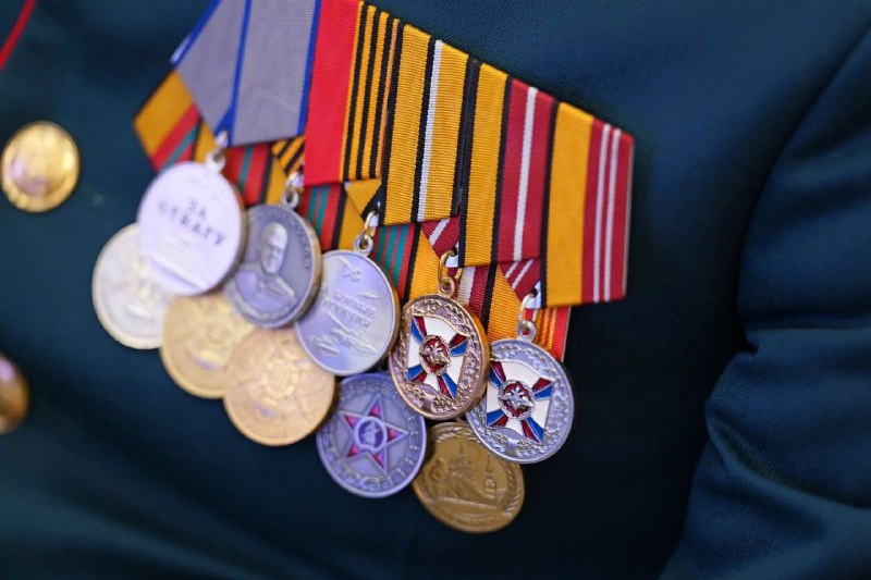 Саратовский губернатор Роман Бусаргин поздравил с Днем защитника Отечества Саратовский губернатор Роман Бусаргин поздравил с Днем защитника Отечества